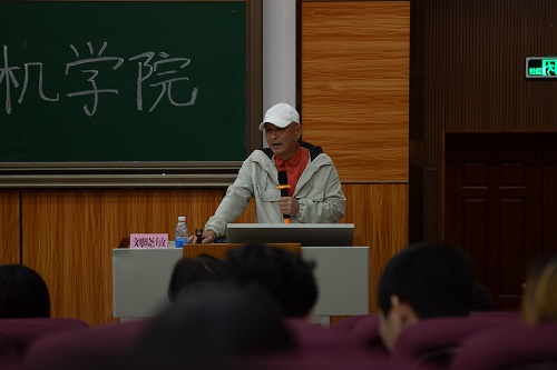 讲堂现场.jpg